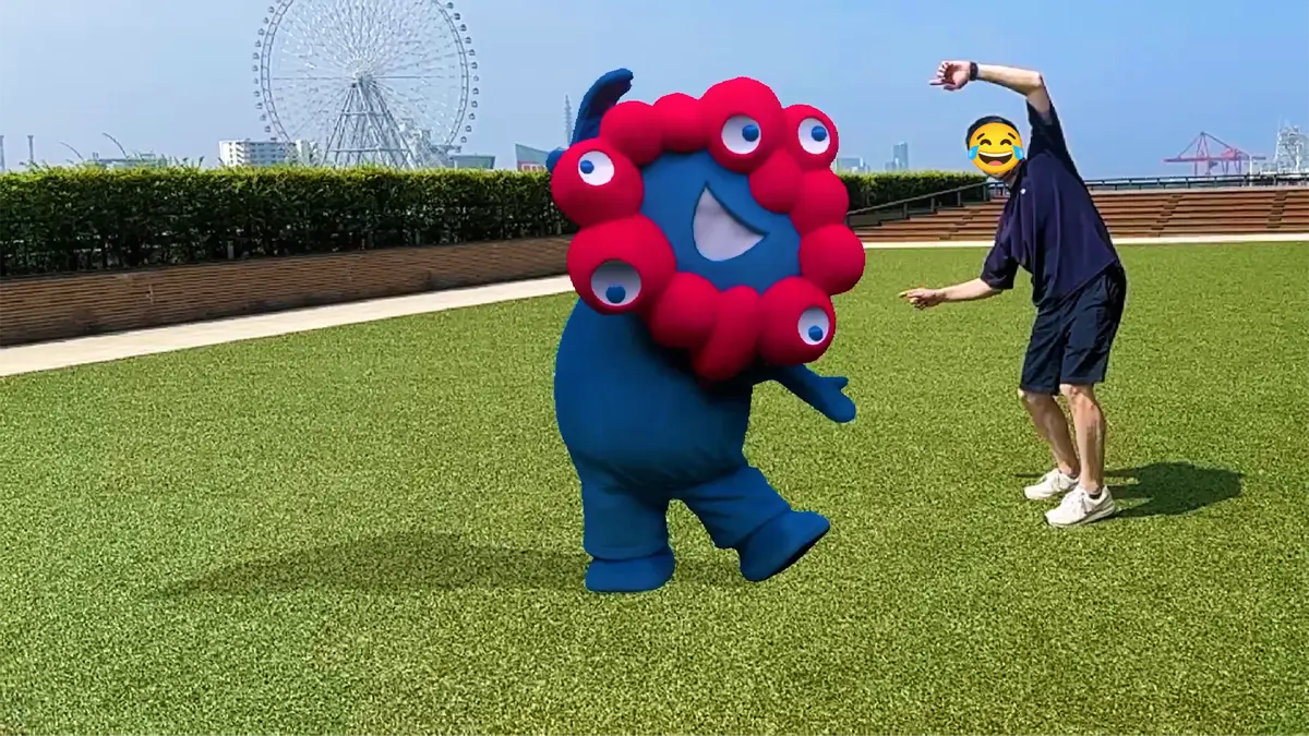 ミャクミャク様とツーショット!